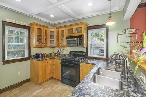 4 Danvers St, Worcester, MA 01604 photo 20