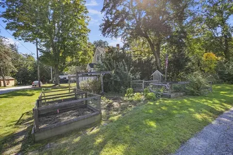 4 Danvers St, Worcester, MA 01604 photo 6