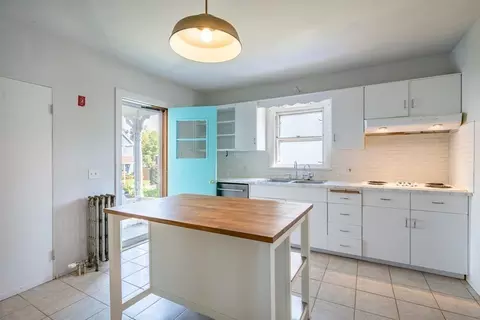 34 Ward Ave, Easthampton, MA 01027 photo 3
