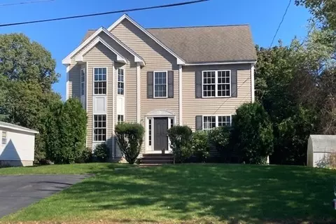 51 Burnham Rd, Lowell, MA 01852