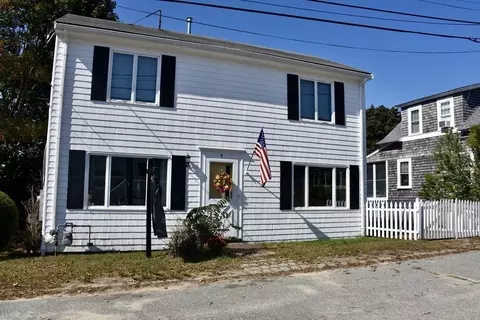 4 Dogwood Ln, Wareham, MA 02571