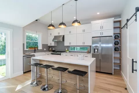28 Perry Dr, Needham, MA 02492 photo 8