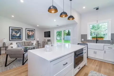 28 Perry Dr, Needham, MA 02492 photo 10