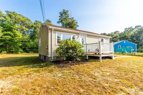 51 Standish Ave, Wareham, MA 02538