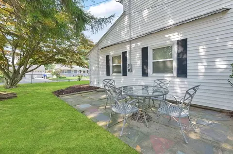 59 Melba St, Springfield, MA 01119 photo 3