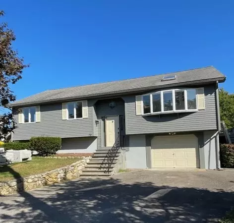 19 Mashnee Rd, Bourne, MA 02532