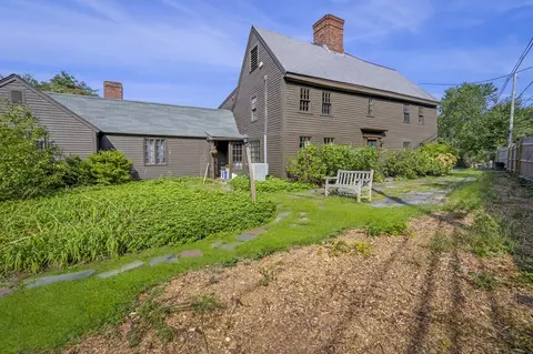 162 Cherry St, Wenham, MA 01984