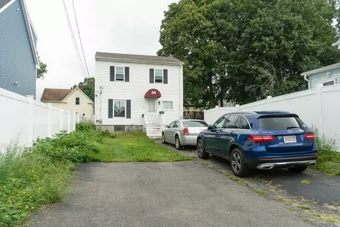 39 Glenwood St, Brockton, MA 02301