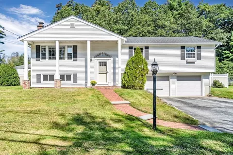 20 Pierce St, Hudson, MA 01749