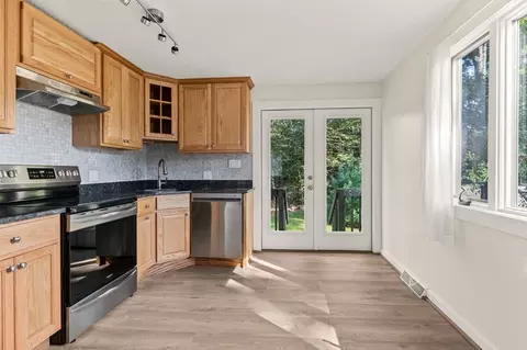 305 Cotuit Rd, Mashpee, MA 02649 photo 6