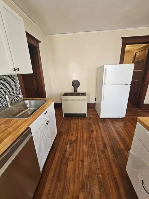 193-195 Osborn St, Fall River, MA 02724 photo 8