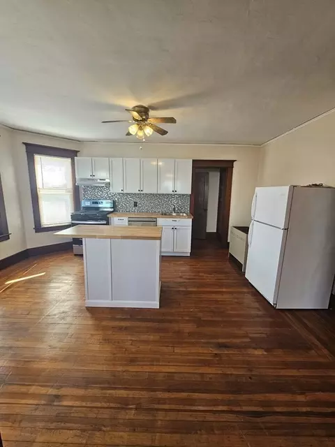 193-195 Osborn St, Fall River, MA 02724 photo 13