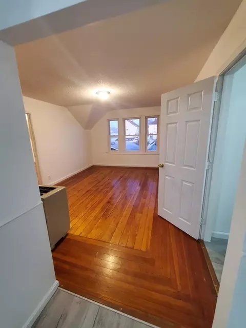 79 Thomas St, Fall River, MA 02723 photo 8