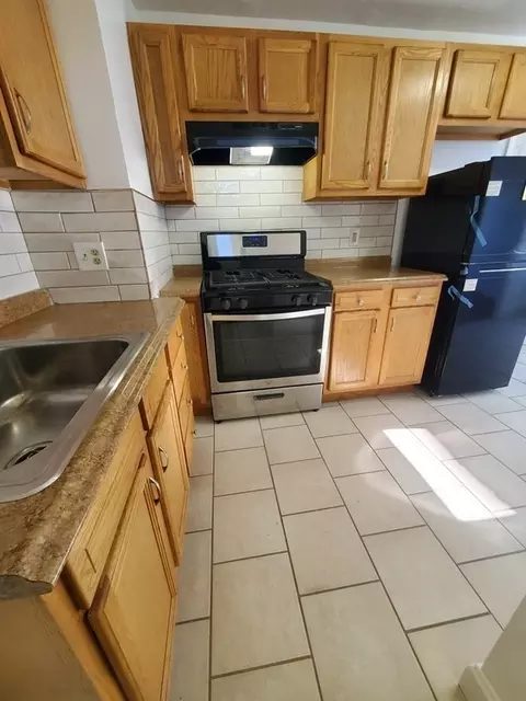 79 Thomas St, Fall River, MA 02723 photo 9