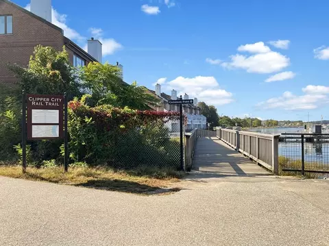 126 Merrimac St #1, Newburyport, MA 01950