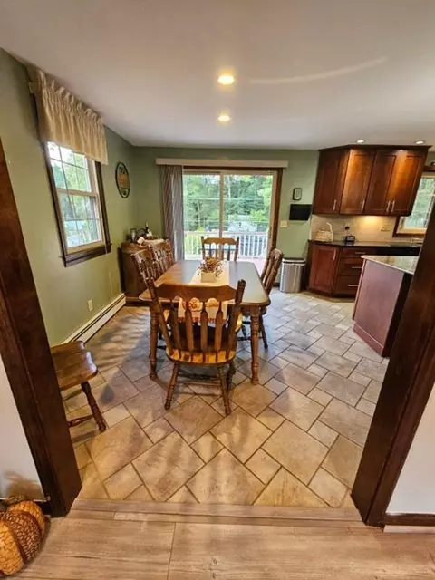 30 Hemlock St, Raynham, MA 02767 photo 9