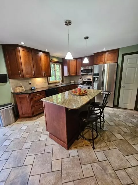 30 Hemlock St, Raynham, MA 02767 photo 11