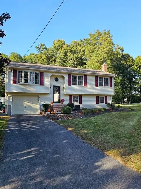 30 Hemlock St, Raynham, MA 02767 photo 2