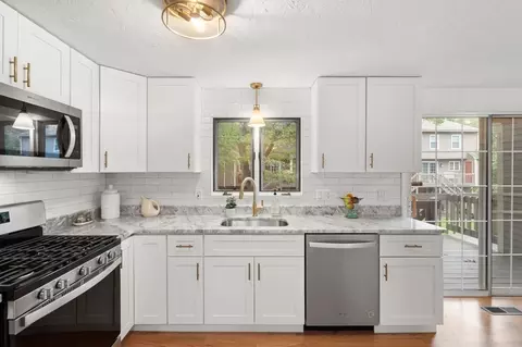 56 Heritage Dr #56, Tewksbury, MA 01876