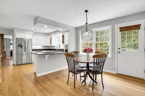 41 South St, Upton, MA 01568 photo 10
