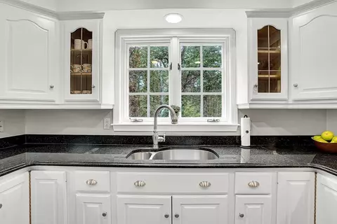 41 South St, Upton, MA 01568 photo 4