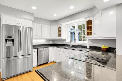 41 South St, Upton, MA 01568 photo 5