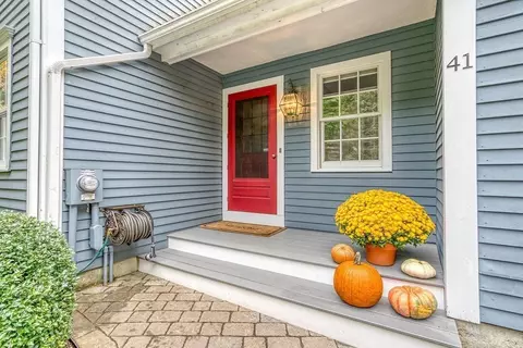 41 South St, Upton, MA 01568 photo 2