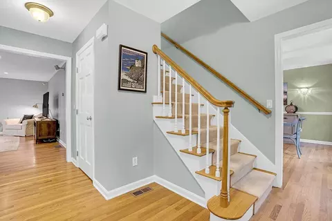 41 South St, Upton, MA 01568 photo 3