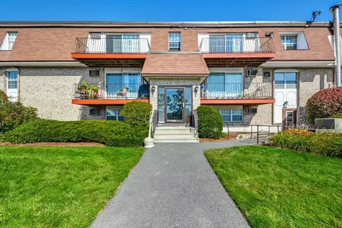22 Williamsburg Ct #2, Shrewsbury, MA 01545