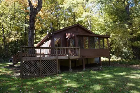147 Thicket Rd, Tolland, MA 01034