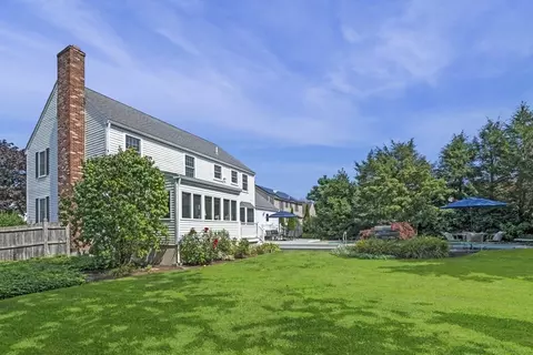 8 Meadow Rd, Beverly, MA 01915 photo 4