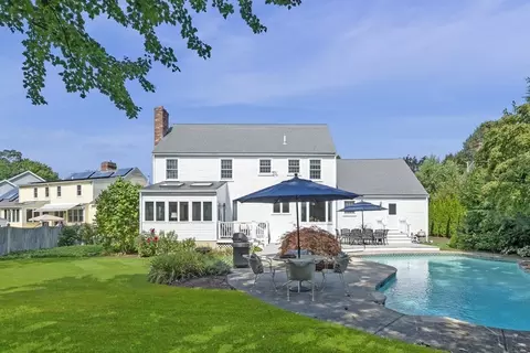 8 Meadow Rd, Beverly, MA 01915 photo 2