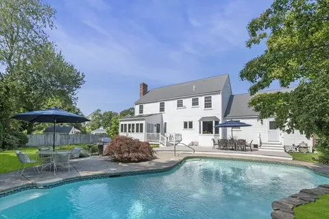 8 Meadow Rd, Beverly, MA 01915 photo 3