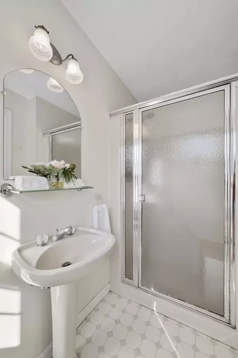 8 Meadow Rd, Beverly, MA 01915 photo 24
