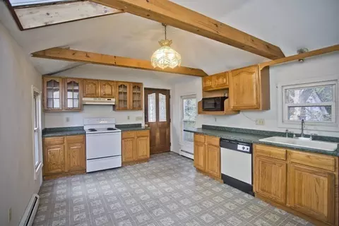 95 School St, Warren, MA 01083 photo 9