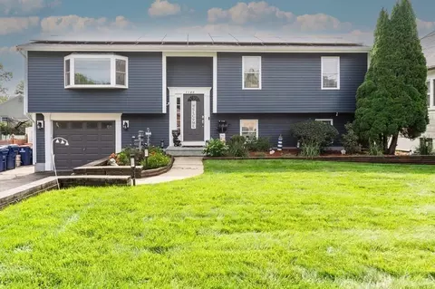 1180 Chaffee St, New Bedford, MA 02745