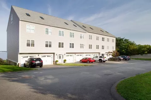 273 Draper St #6, Fall River, MA 02724