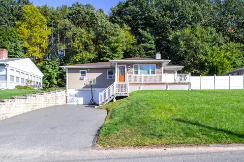 32 Woodland, Holyoke, MA 01040