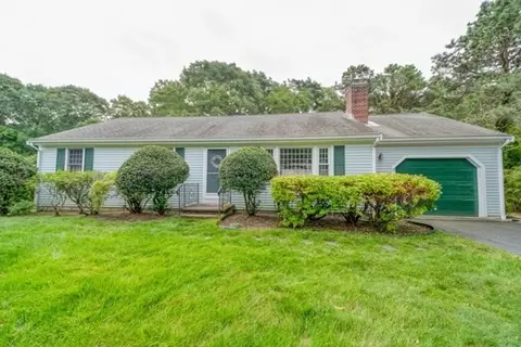 6 Jilma Dr, Dennis, MA 02641