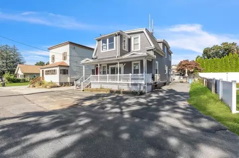 20 22 Hawthorn St, Chicopee, MA 01020
