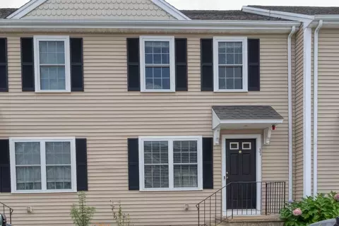 31 Boxberry Ln #31, Rockland, MA 02370