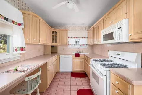 596 Harvard St, Fall River, MA 02720 photo 6