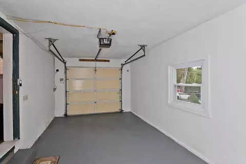 62 Mayfair Ave, Springfield, MA 01104 photo 8