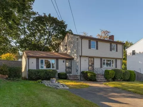 8 Cottage St, Salem, MA 01970