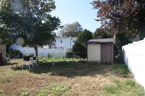 32 Grandview St, Springfield, MA 01118 photo 13