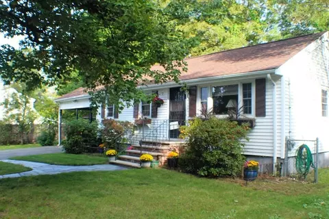 10 Maple Cir, Randolph, MA 02368