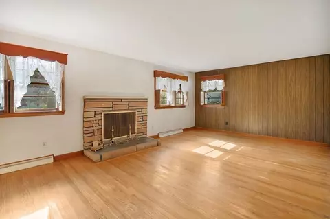 38 Dillon St, Chicopee, MA 01013 photo 8