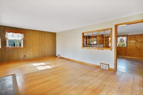 38 Dillon St, Chicopee, MA 01013 photo 10