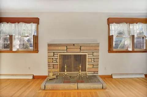 38 Dillon St, Chicopee, MA 01013 photo 9