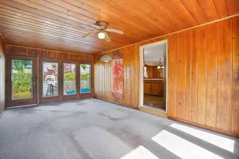 38 Dillon St, Chicopee, MA 01013 photo 4